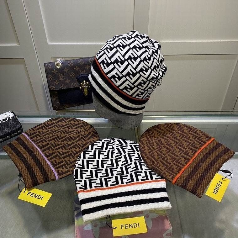 Designer Beanies Pallets - Image 5